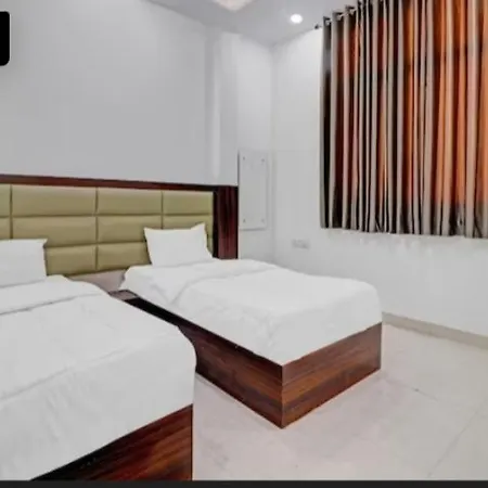 Diamond Divine Rooms A Family Homestay Agra  Exterior photo
